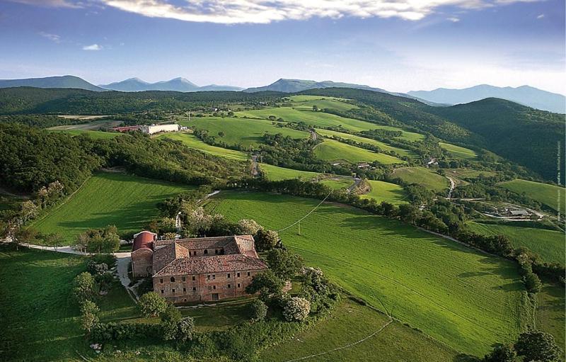 Agriturismo Girolomoni - Locanda Isola del Piano Luaran gambar