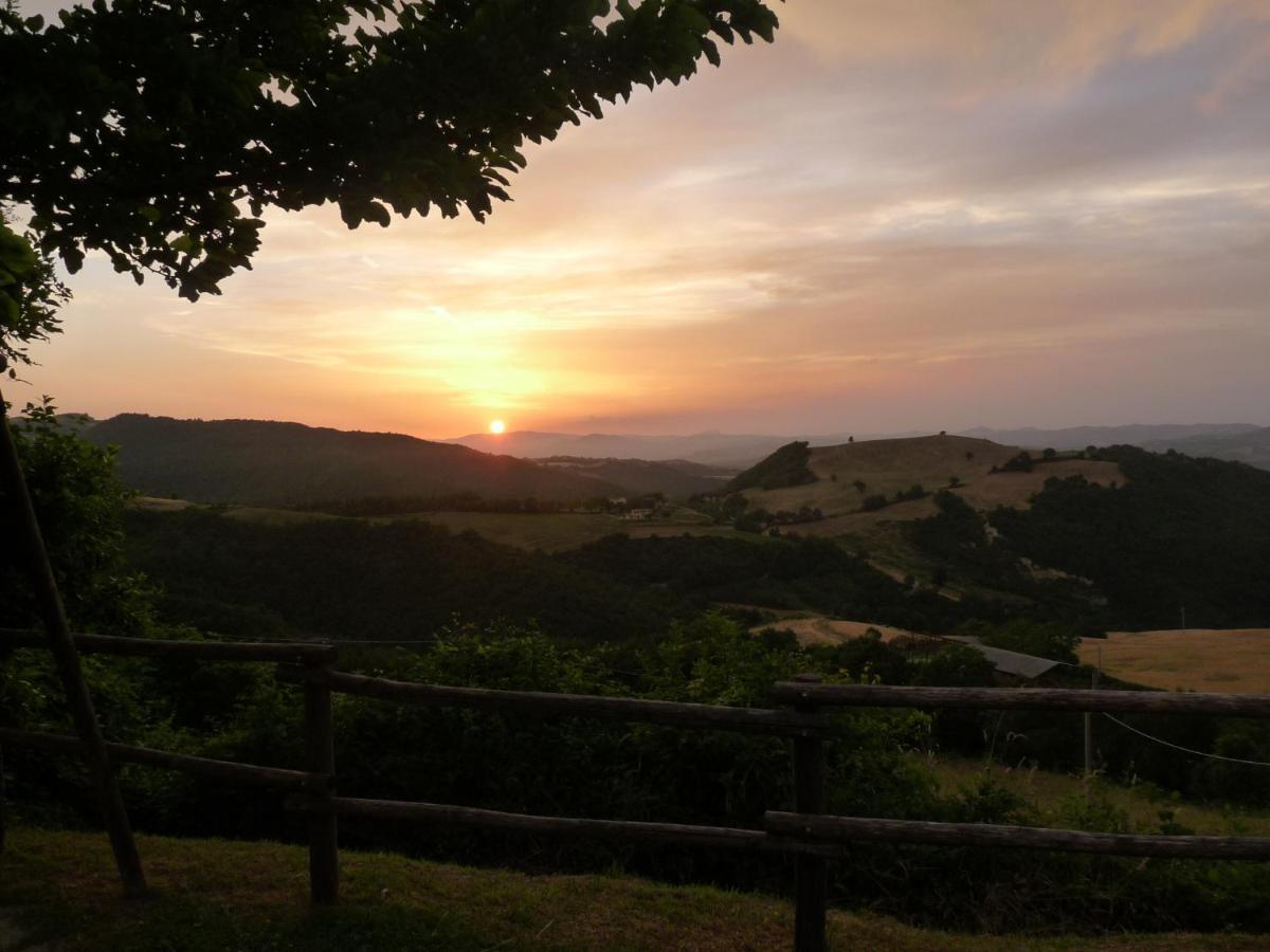 Agriturismo Girolomoni - Locanda Isola del Piano Luaran gambar