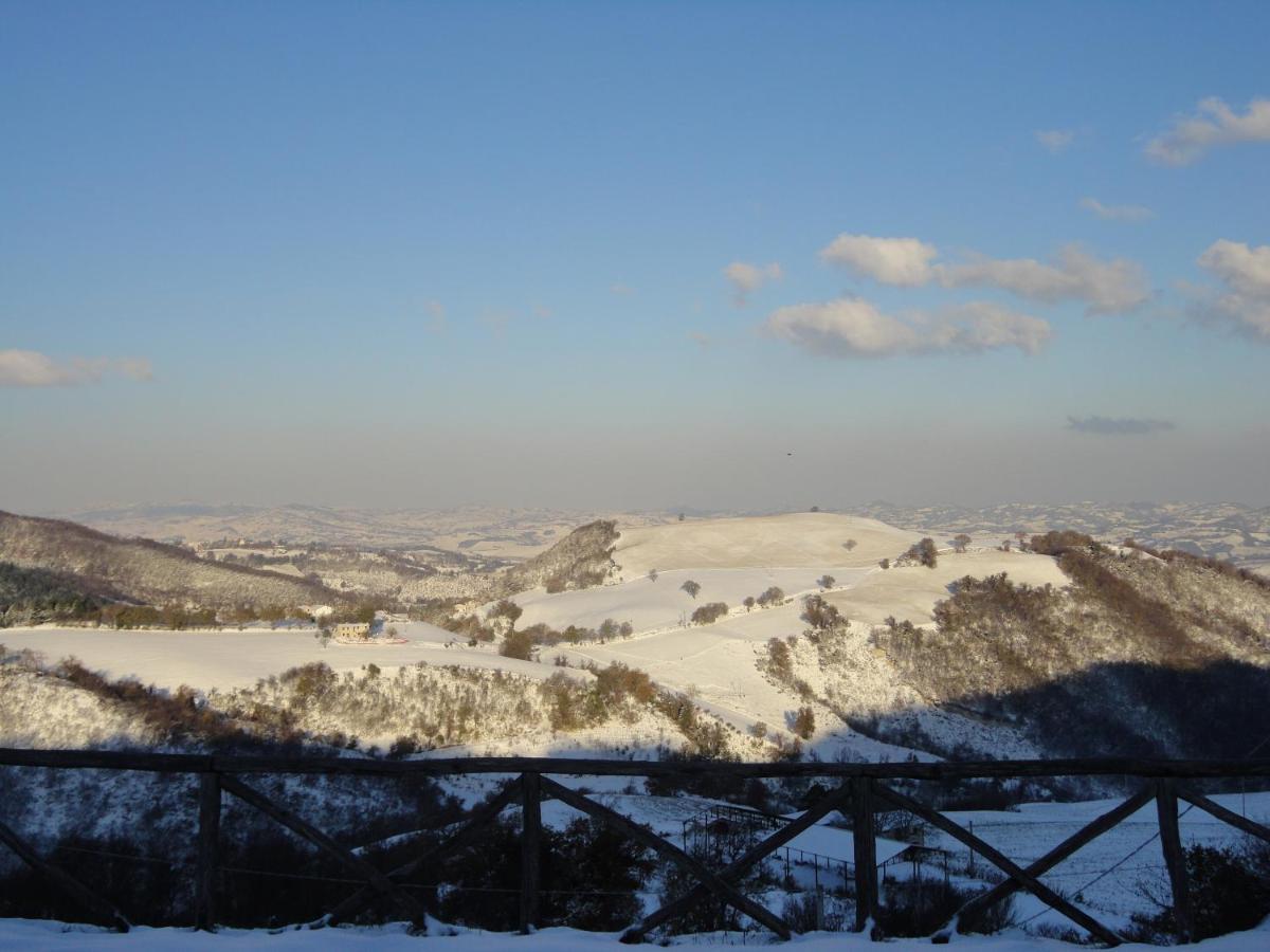 Agriturismo Girolomoni - Locanda Isola del Piano Luaran gambar